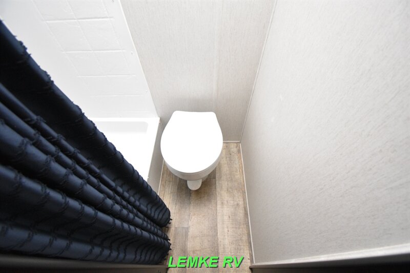 2024 Forest River Cherokee Wolf Den 16EV   - Photo 20 - Rocklin, CA 95677