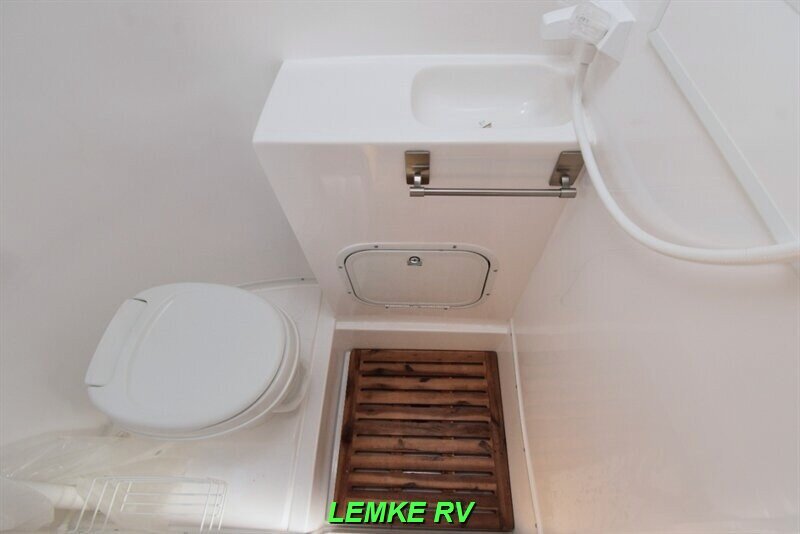 2019 Casita Independence Deluxe   - Photo 13 - Rocklin, CA 95677