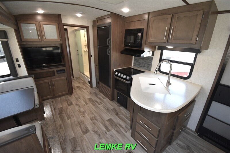2019 Keystone Cougar 29RLD   - Photo 15 - Rocklin, CA 95677