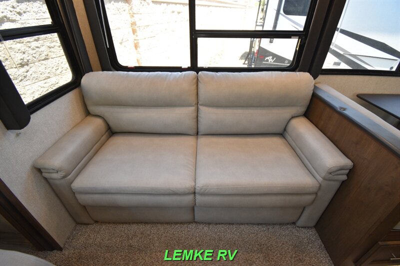 2019 Keystone Cougar Half-Ton 29RLDWE   - Photo 20 - Rocklin, CA 95677