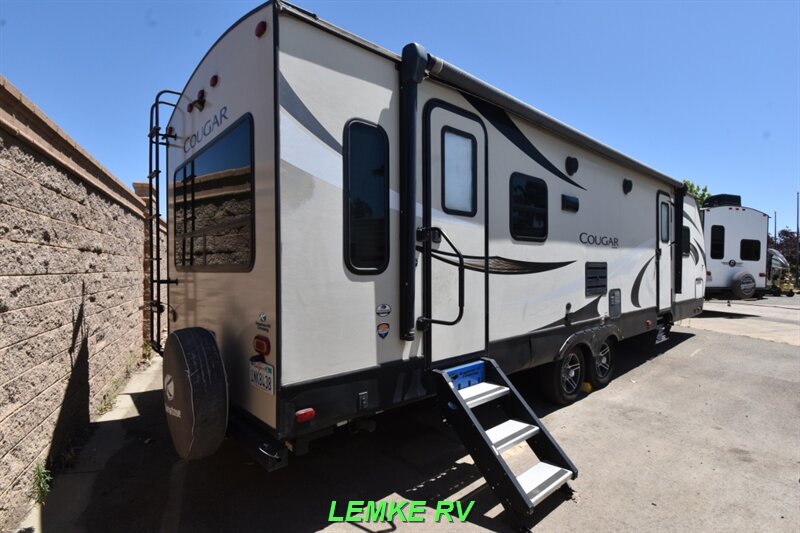2019 Keystone Cougar Half-Ton 29RLDWE   - Photo 8 - Rocklin, CA 95677