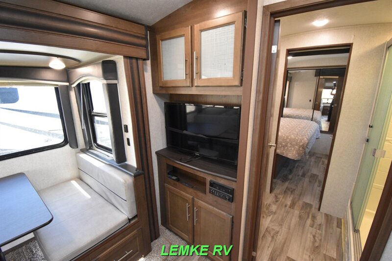 2019 Keystone Cougar Half-Ton 29RLDWE   - Photo 22 - Rocklin, CA 95677