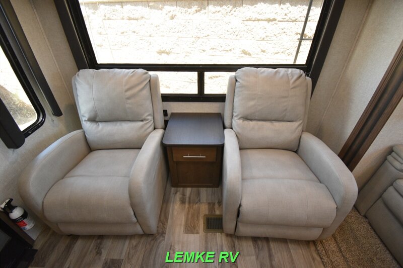 2019 Keystone Cougar Half-Ton 29RLDWE   - Photo 21 - Rocklin, CA 95677