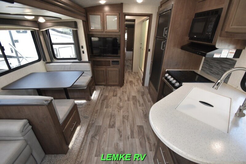 2019 Keystone Cougar 29RLD   - Photo 5 - Rocklin, CA 95677