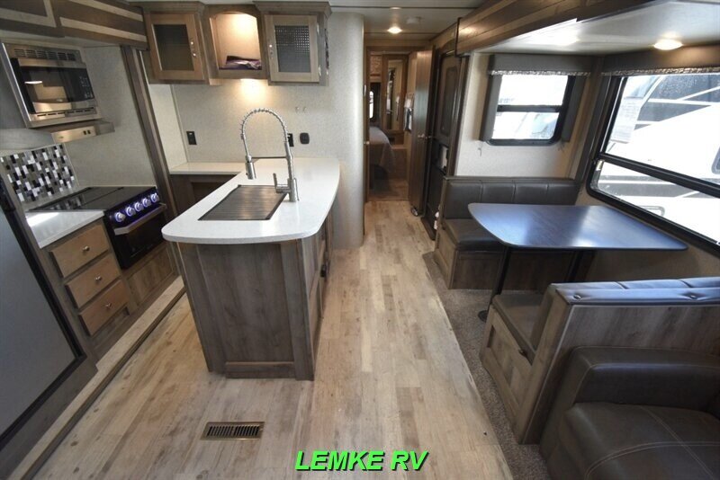 2019 Keystone Sprinter 325BMKS   - Photo 2 - Rocklin, CA 95677