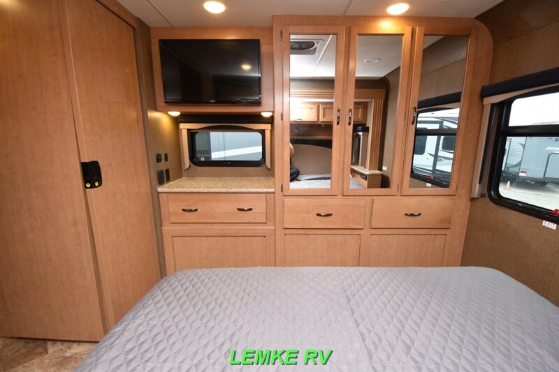 2016 Thor A.C.E. 29.4   - Photo 19 - Rocklin, CA 95677