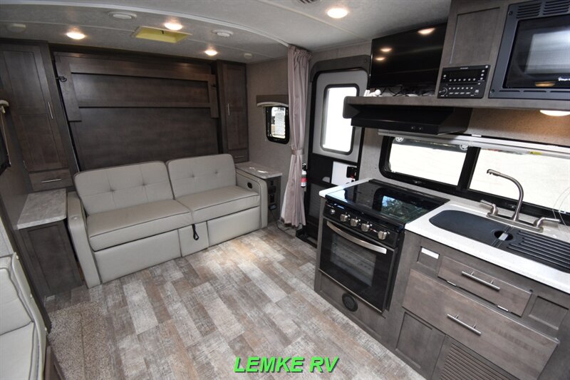 2020 Forest River Rockwood Mini Lite 2104S   - Photo 12 - Rocklin, CA 95677