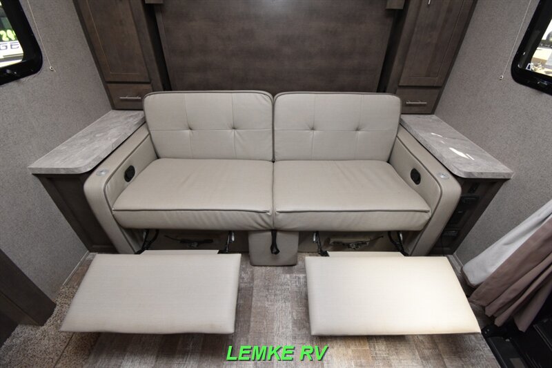 2020 Forest River Rockwood Mini Lite 2104S   - Photo 26 - Rocklin, CA 95677