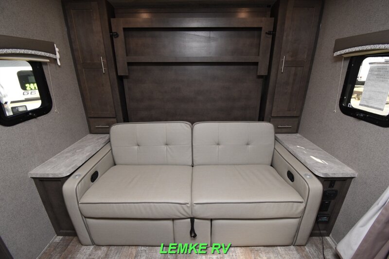 2020 Forest River Rockwood Mini Lite 2104S   - Photo 22 - Rocklin, CA 95677