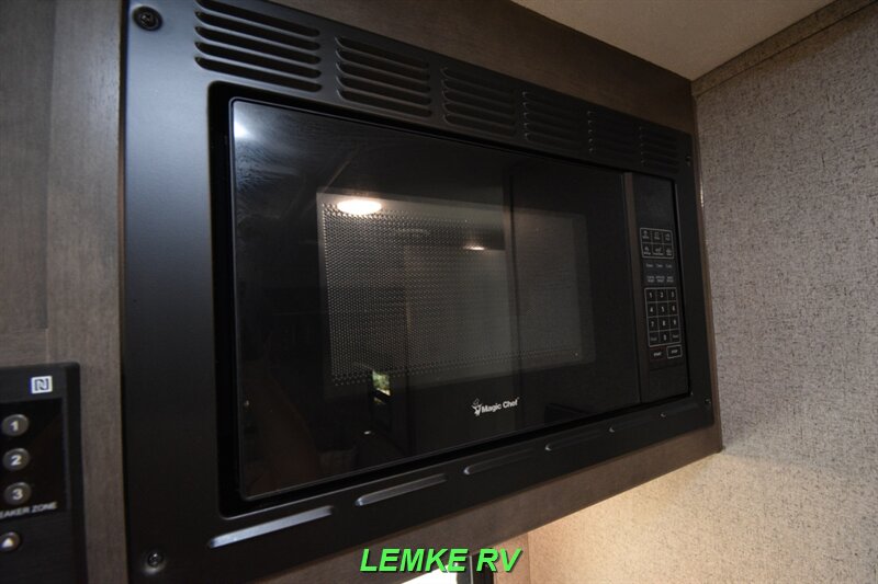 2020 Forest River Rockwood Mini Lite 2104S   - Photo 23 - Rocklin, CA 95677