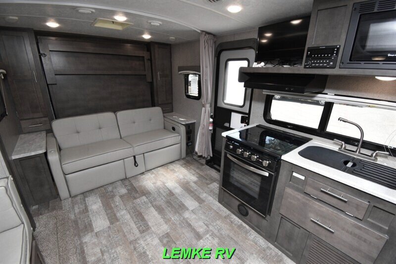 2020 Forest River Rockwood Mini Lite 2104S   - Photo 11 - Rocklin, CA 95677