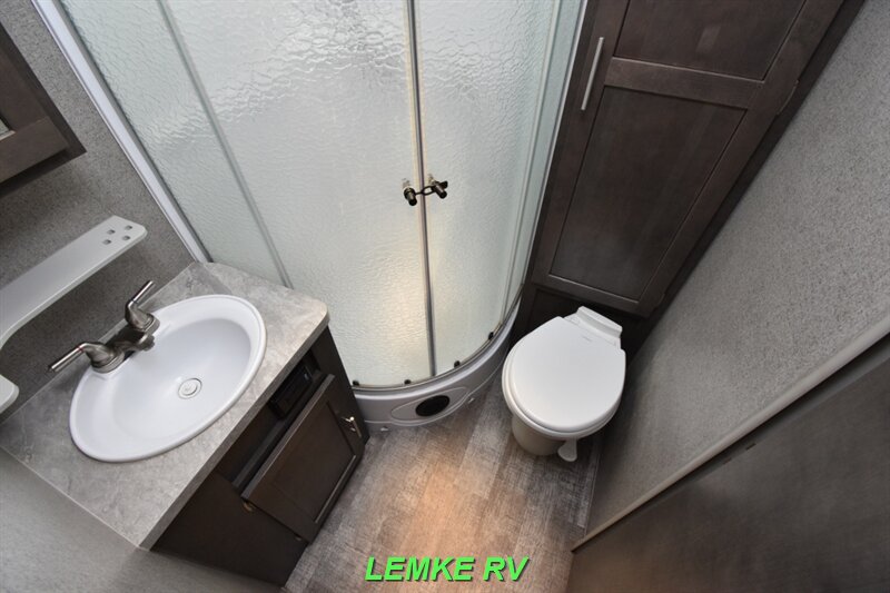 2020 Forest River Rockwood Mini Lite 2104S   - Photo 13 - Rocklin, CA 95677
