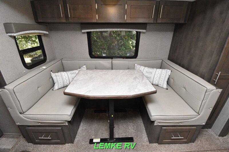 2020 Forest River Rockwood Mini Lite 2104S   - Photo 18 - Rocklin, CA 95677