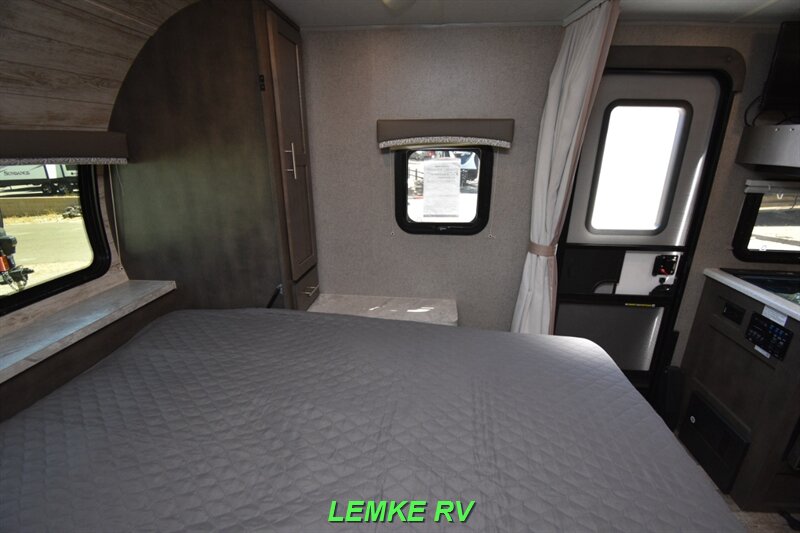 2020 Forest River Rockwood Mini Lite 2104S   - Photo 20 - Rocklin, CA 95677