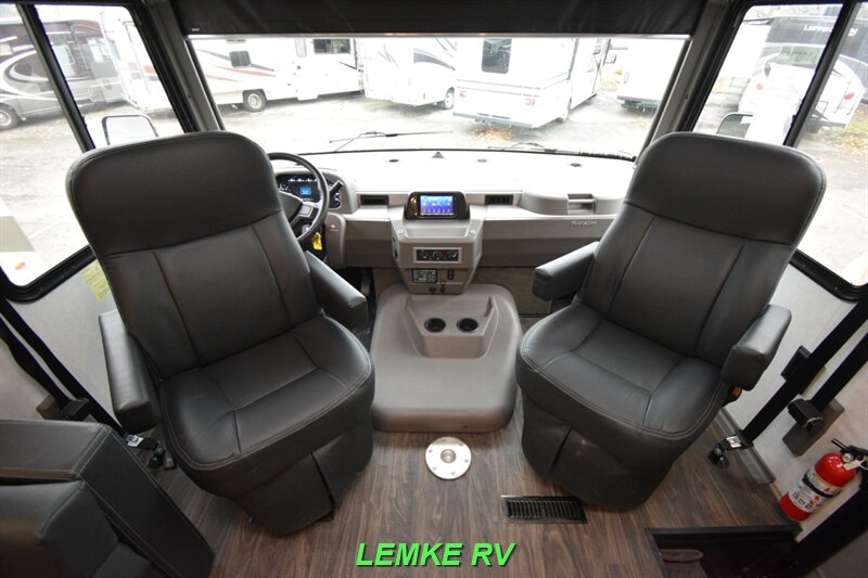 2023 Winnebago Sunstar 29NP   - Photo 30 - Rocklin, CA 95677