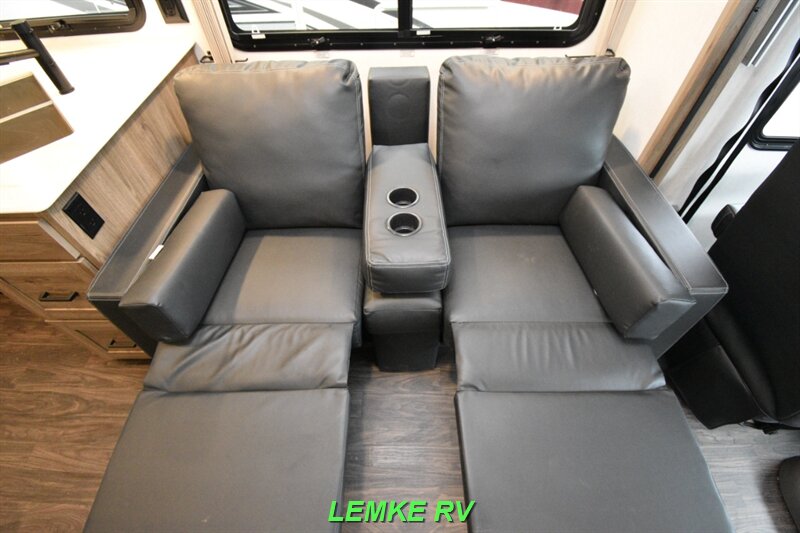 2023 Winnebago Sunstar 29NP   - Photo 27 - Rocklin, CA 95677