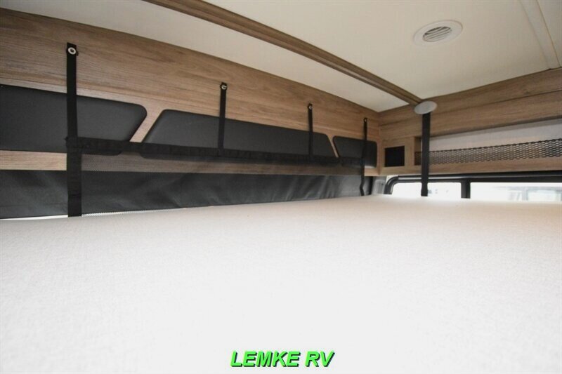 2023 Winnebago Sunstar 29NP   - Photo 16 - Rocklin, CA 95677