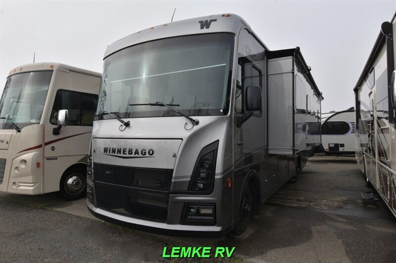2023 Winnebago Sunstar 29NP   - Photo 6 - Rocklin, CA 95677