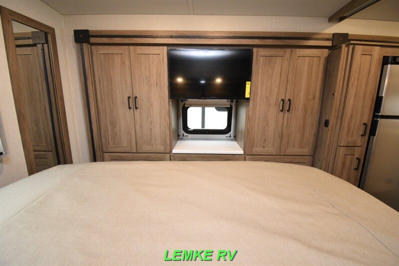 2023 Winnebago Sunstar 29NP   - Photo 23 - Rocklin, CA 95677