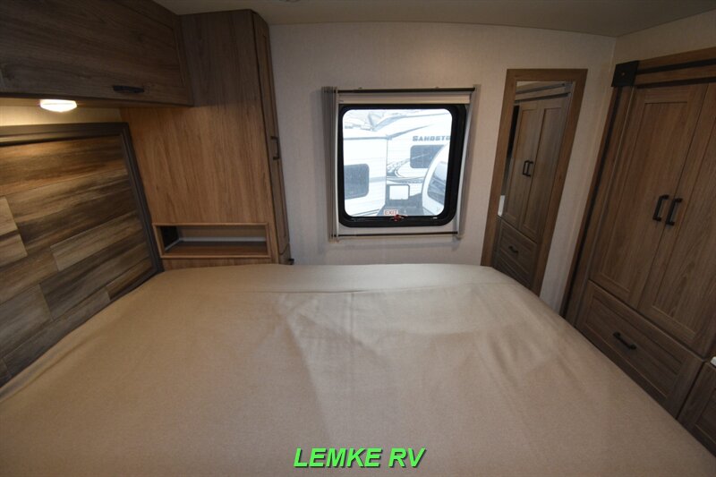 2023 Winnebago Sunstar 29NP   - Photo 22 - Rocklin, CA 95677