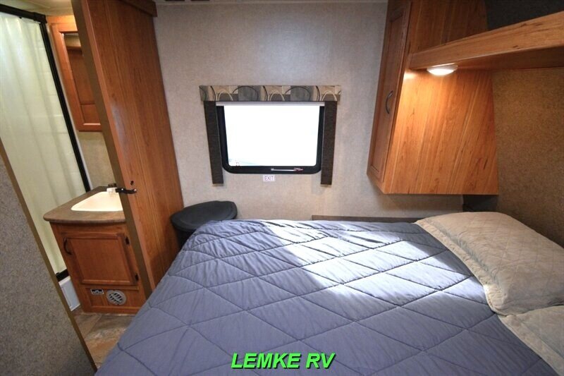 2016 Starcraft Launch Ultra Lite 24RLS   - Photo 18 - Rocklin, CA 95677