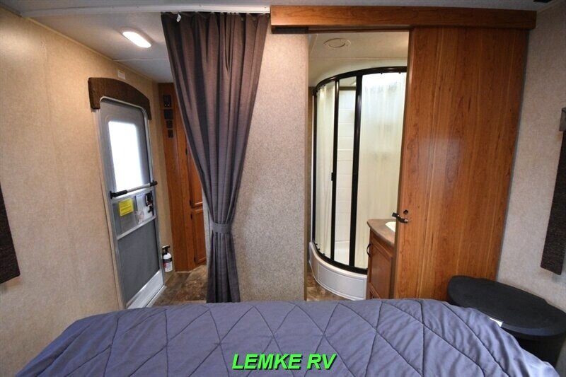 2016 Starcraft Launch Ultra Lite 24RLS   - Photo 19 - Rocklin, CA 95677