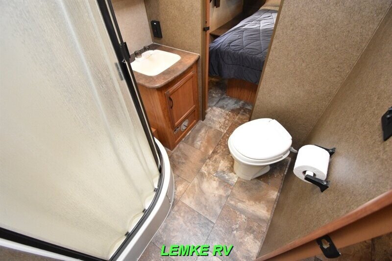 2016 Starcraft Launch Ultra Lite 24RLS   - Photo 20 - Rocklin, CA 95677