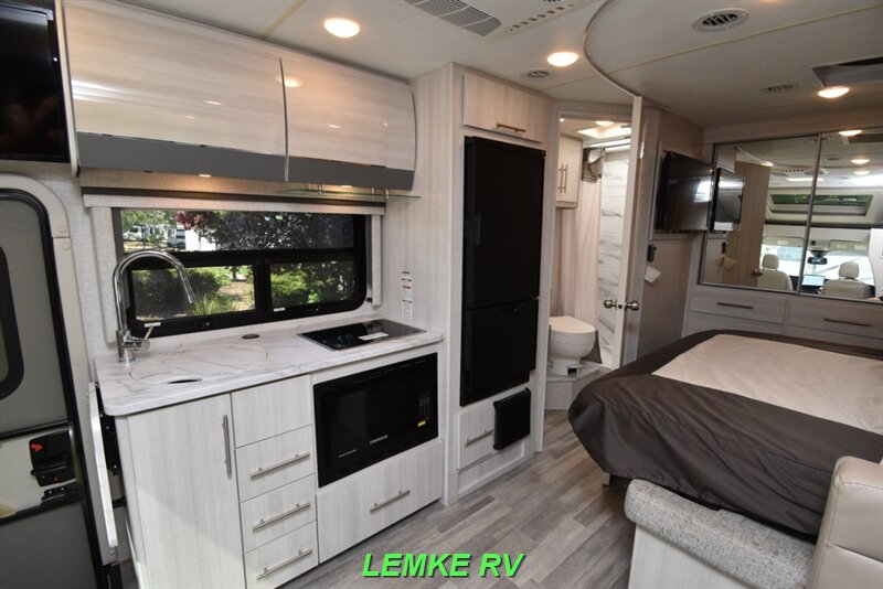 2024 Thor Compass 23TW   - Photo 13 - Rocklin, CA 95677