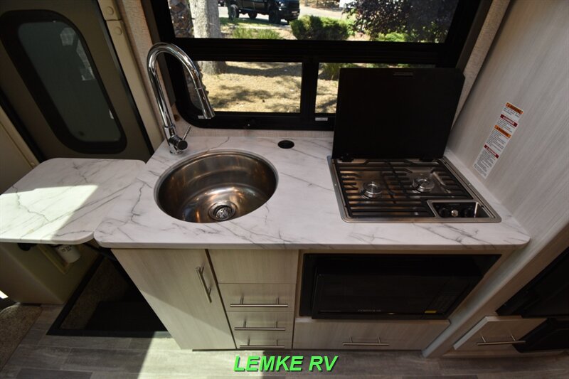 2024 Thor Compass 23TW   - Photo 23 - Rocklin, CA 95677