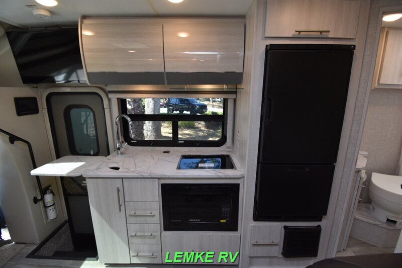2024 Thor Compass 23TW   - Photo 14 - Rocklin, CA 95677
