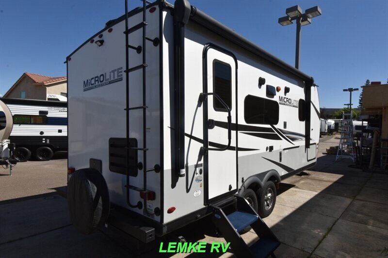 2022 Forest River Flagstaff Micro Lite 21FBRS   - Photo 8 - Rocklin, CA 95677