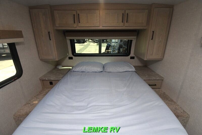 2022 Forest River Flagstaff Micro Lite 21FBRS   - Photo 17 - Rocklin, CA 95677