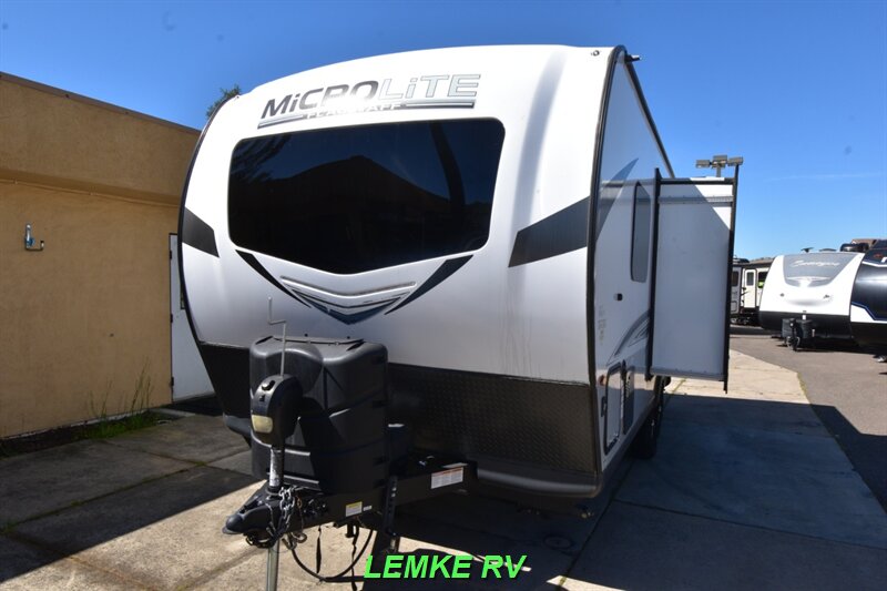 2022 Forest River Flagstaff Micro Lite 21FBRS   - Photo 6 - Rocklin, CA 95677