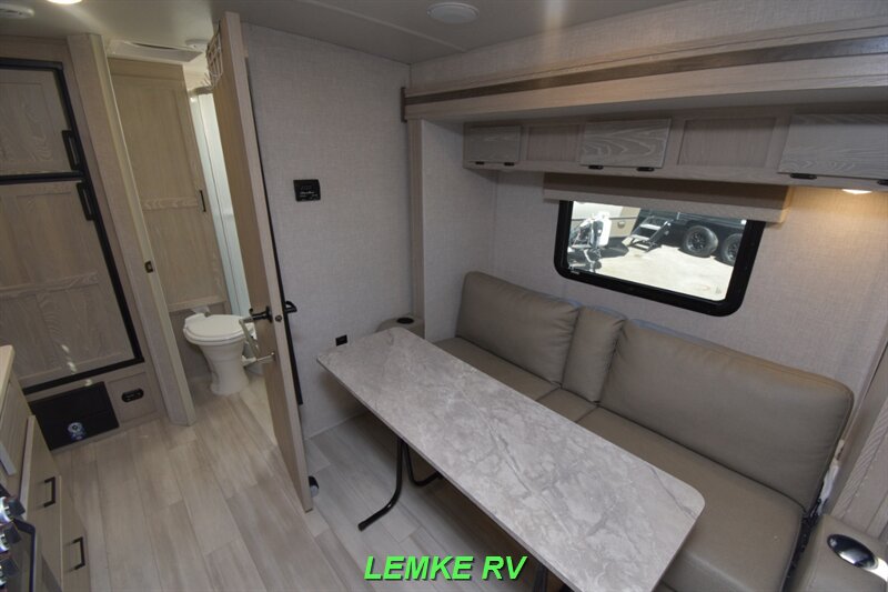 2022 Forest River Flagstaff Micro Lite 21FBRS   - Photo 14 - Rocklin, CA 95677
