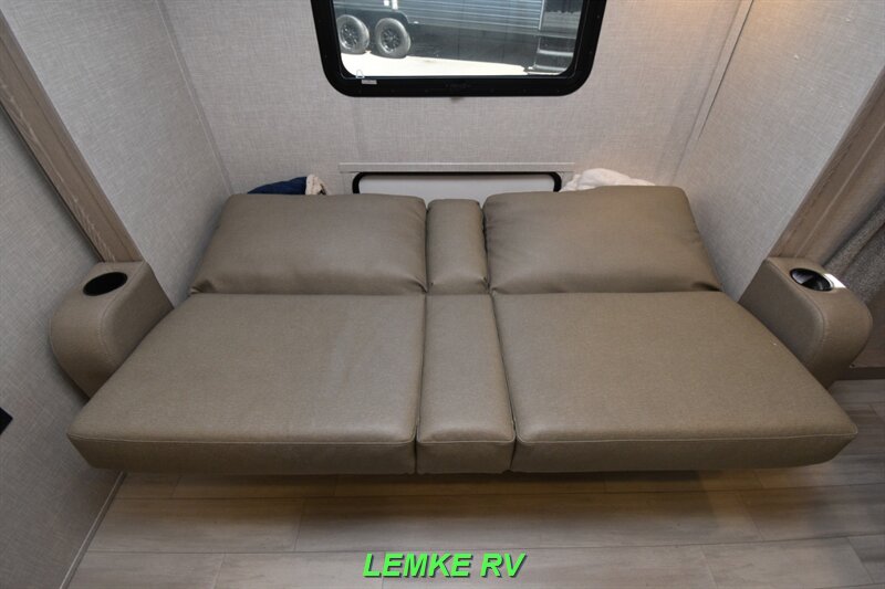 2022 Forest River Flagstaff Micro Lite 21FBRS   - Photo 22 - Rocklin, CA 95677