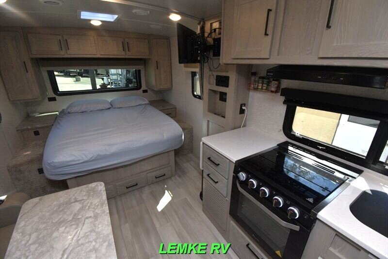2022 Forest River Flagstaff Micro Lite 21FBRS   - Photo 16 - Rocklin, CA 95677