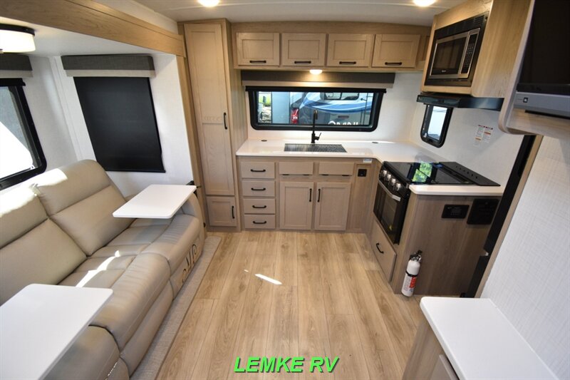 2025 Forest River Rockwood Mini Lite 2506FK   - Photo 5 - Rocklin, CA 95677