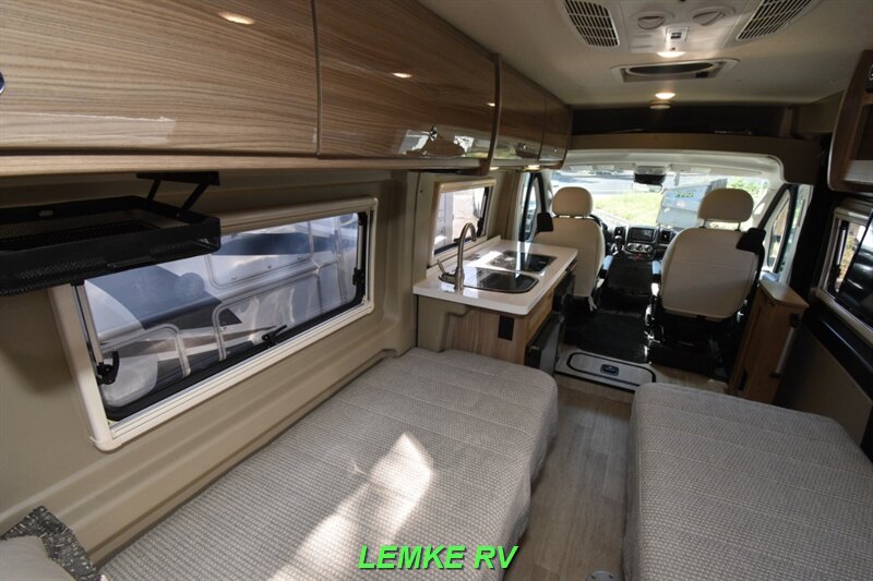 2021 Winnebago Travato 59KL   - Photo 15 - Rocklin, CA 95677