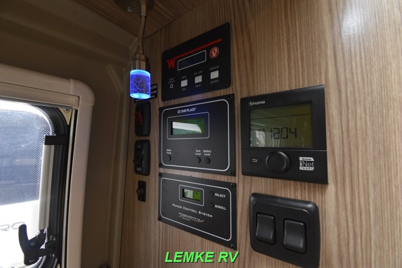 2021 Winnebago Travato 59KL   - Photo 23 - Rocklin, CA 95677