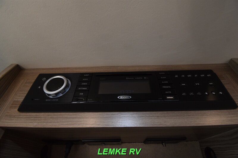 2021 Winnebago Travato 59KL   - Photo 22 - Rocklin, CA 95677