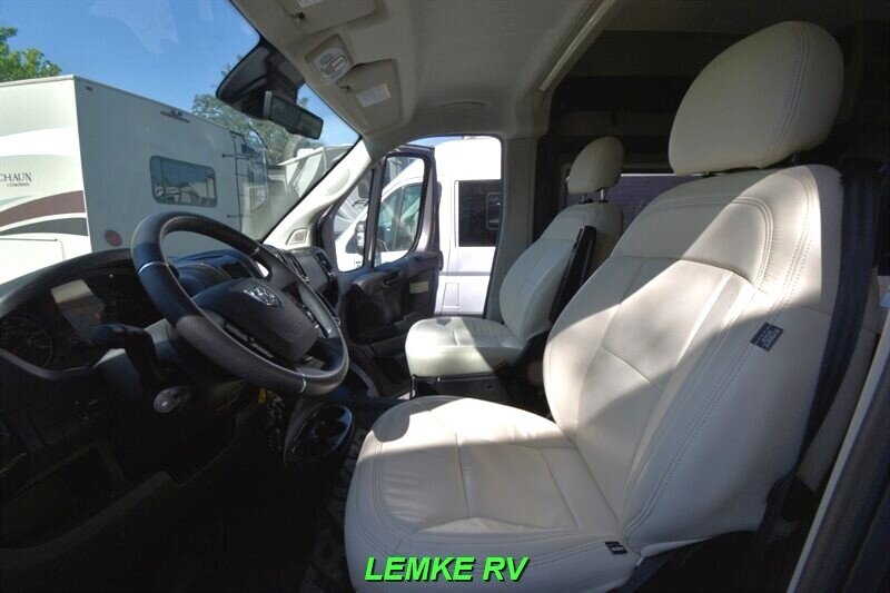 2021 Winnebago Travato 59KL   - Photo 9 - Rocklin, CA 95677