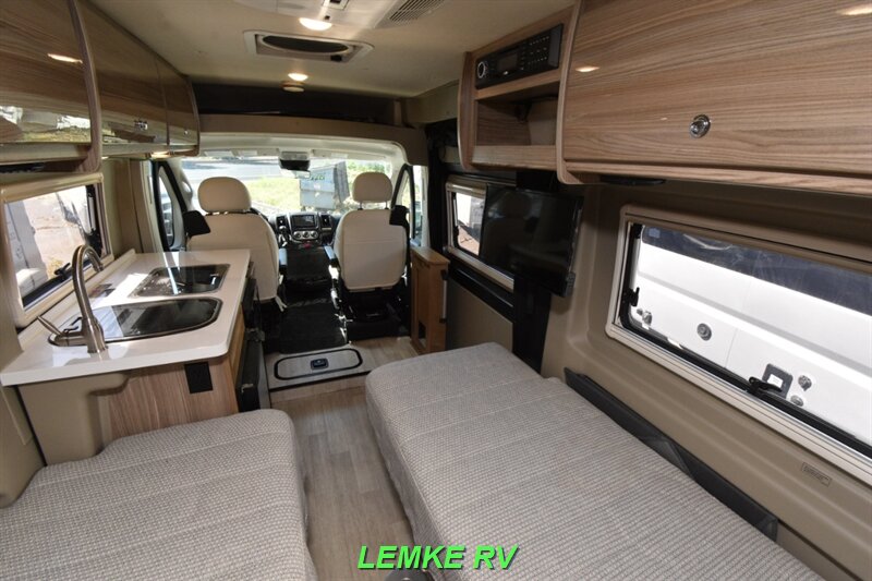 2021 Winnebago Travato 59KL   - Photo 16 - Rocklin, CA 95677
