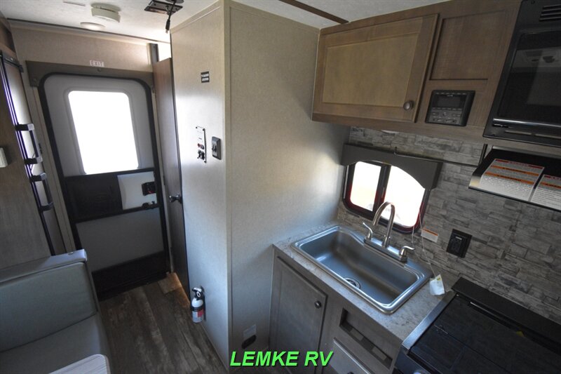 2022 Sunset Park Sun Lite 16BH   - Photo 12 - Rocklin, CA 95677