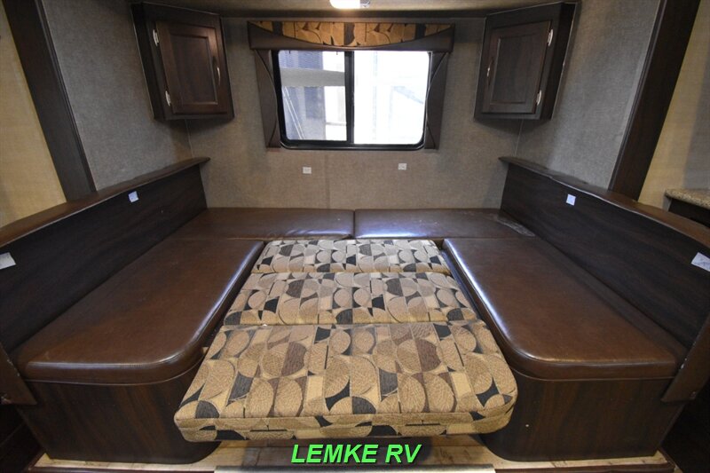 2017 Pacific Coachworks Surf Side 23RLS   - Photo 16 - Rocklin, CA 95677