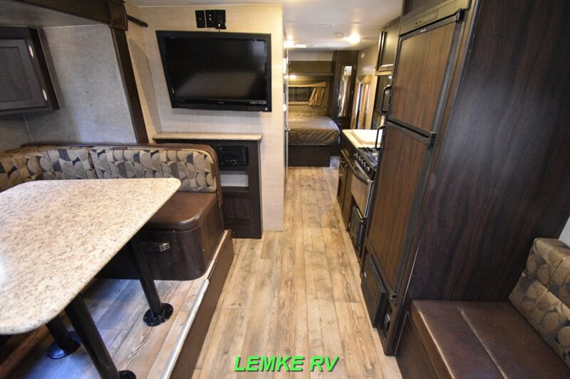 2017 Pacific Coachworks Surf Side 23RLS   - Photo 2 - Rocklin, CA 95677