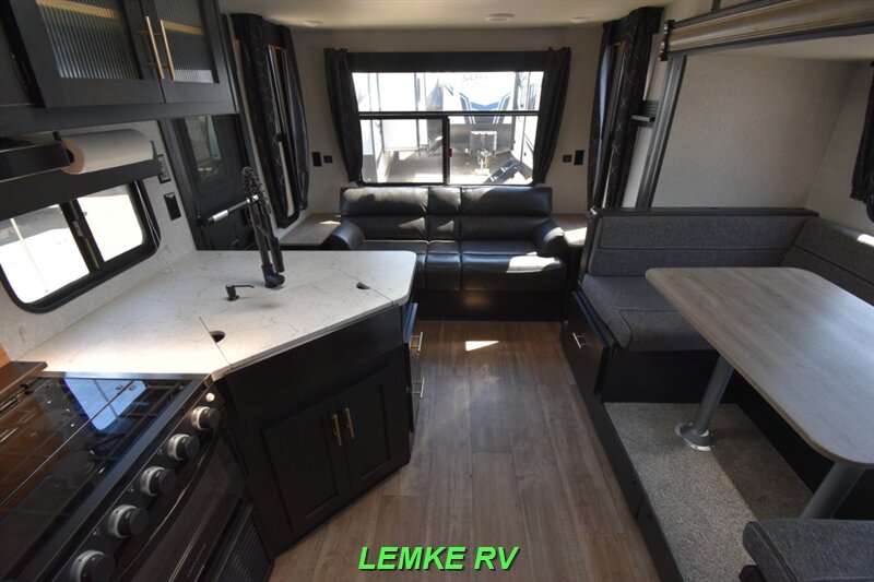 2022 Forest River Cherokee Grey Wolf 23MK   - Photo 2 - Rocklin, CA 95677