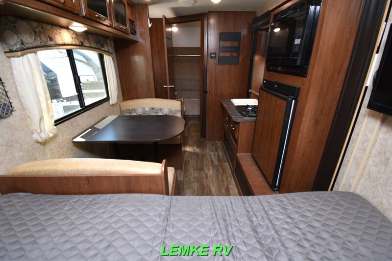 2017 Jayco Hummingbird 17RB   - Photo 19 - Rocklin, CA 95677