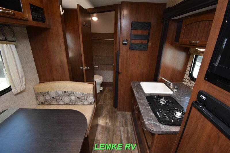 2017 Jayco Hummingbird 17RB   - Photo 5 - Rocklin, CA 95677