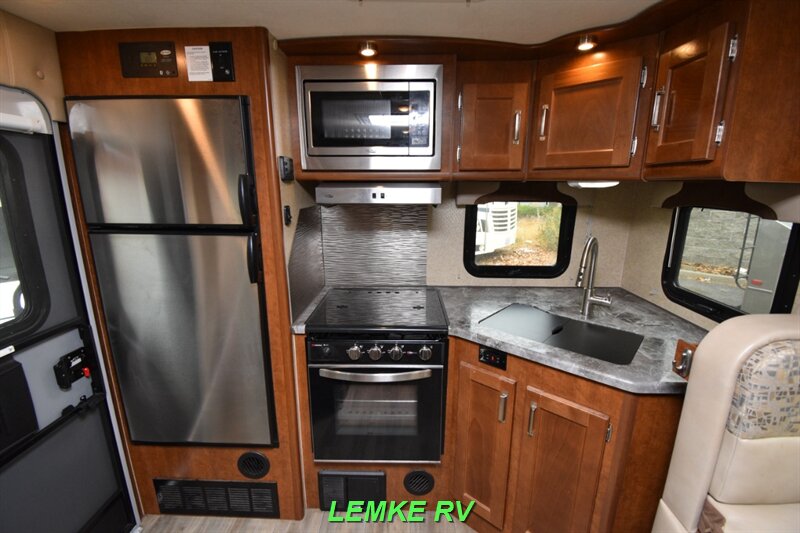 2021 Lance 2285   - Photo 14 - Rocklin, CA 95677