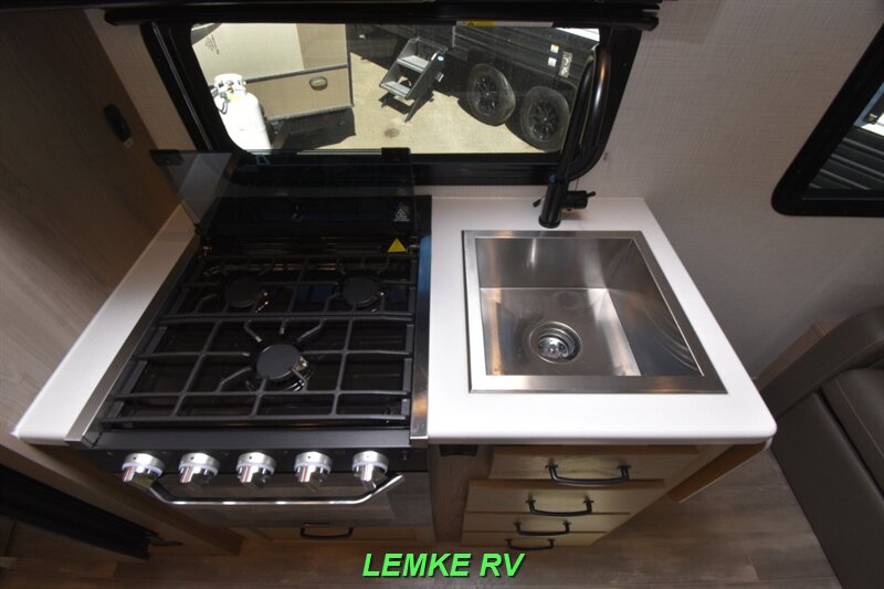 2024 Forest River Flagstaff E-Pro E19FD   - Photo 15 - Rocklin, CA 95677